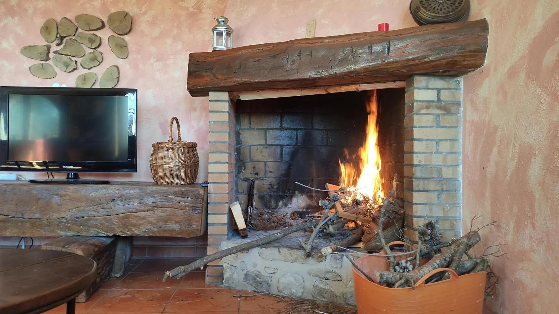 La Casa De L'Avi Guest House Tortella